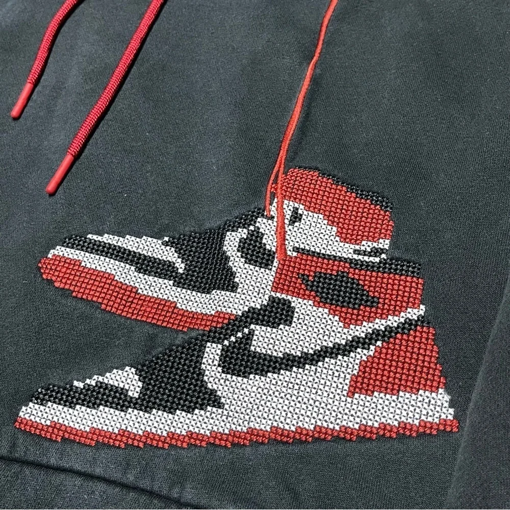 Air Jordan Men’s Black Hoodie With embroidered Nike Shoes Size Small